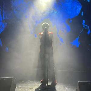 猛男插少妇逼流水视频
