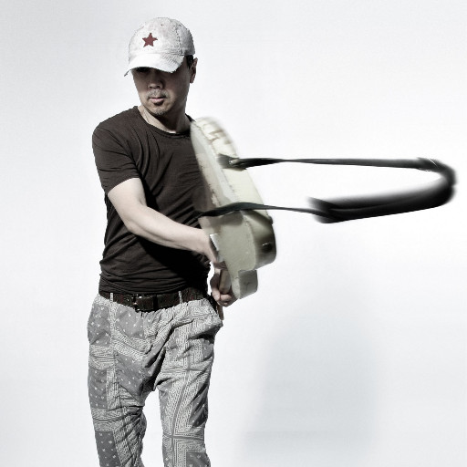 猛男插少妇逼流水视频
